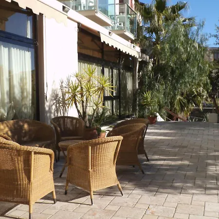 Hotel Ariston & 3*
