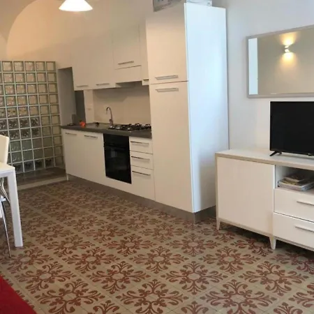 מלון Ariston & ואראצה