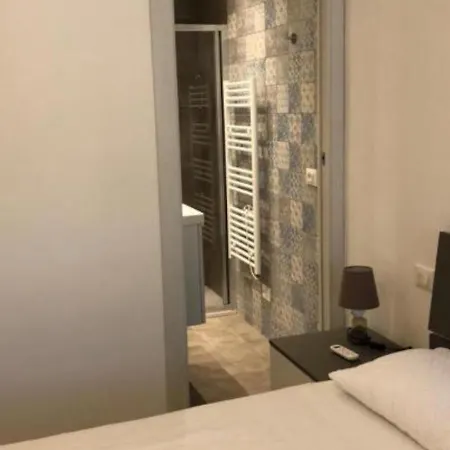 Ariston & 3* فاراتسي