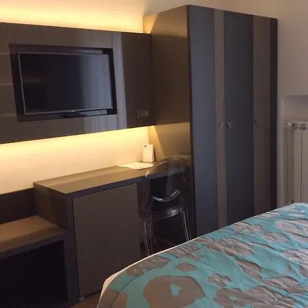 Ariston & Hotell