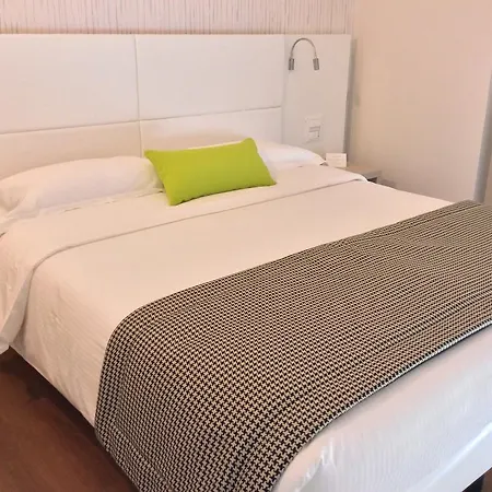 Ariston & Hotell 3*