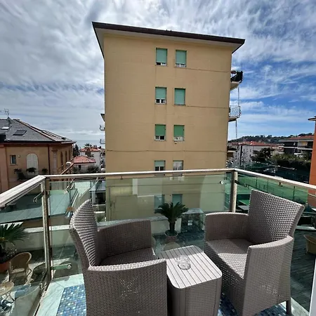 Ariston & Hotell 3*