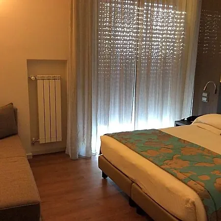 Ariston & Szálloda