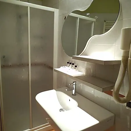 Ariston & Szálloda 3*