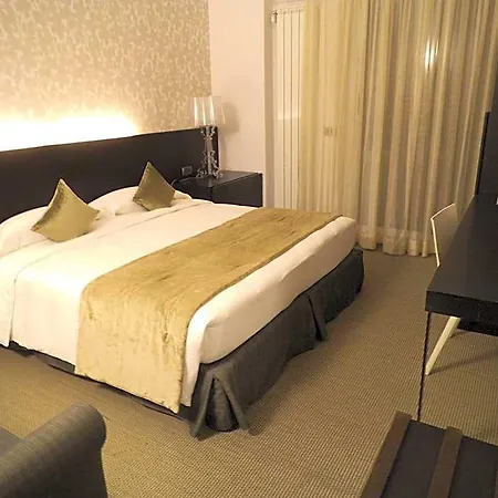 Ariston & Szálloda 3*