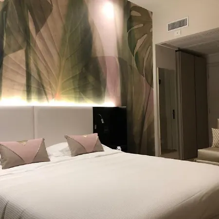 Ariston & Hotell Varazze