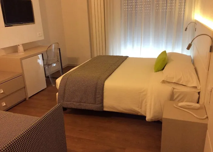 Hotel Ariston & 3*