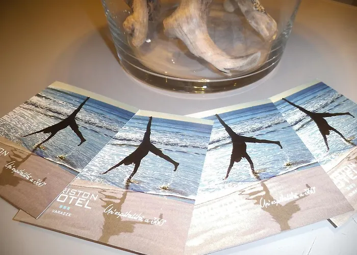 호텔 Ariston & 3*